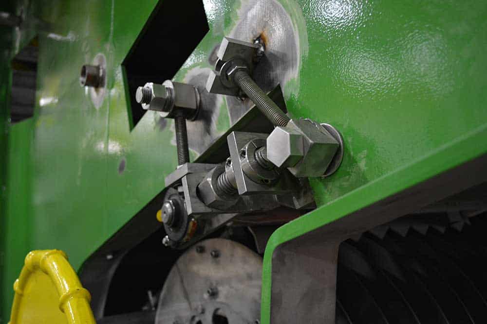 Read more about the article SNK RB-5M Bridge Mill Boosts Robinson Metal’s Machining Efficiency